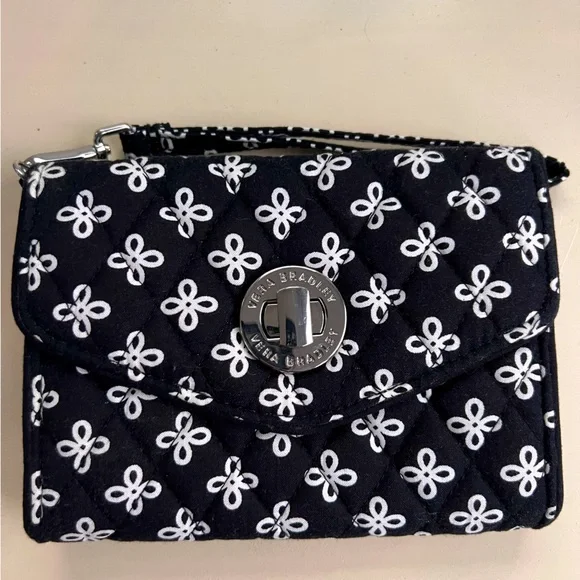 Vera Bradley Your Turn Quilted Smartphone Wristlet - Picture 1 of 7